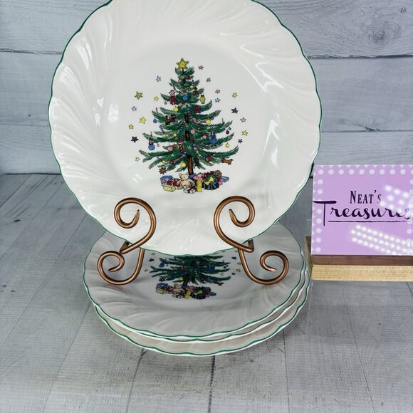 Nikko HAPPY HOLIDAY Christmas Tree White Swirled Oven Safe Dinner